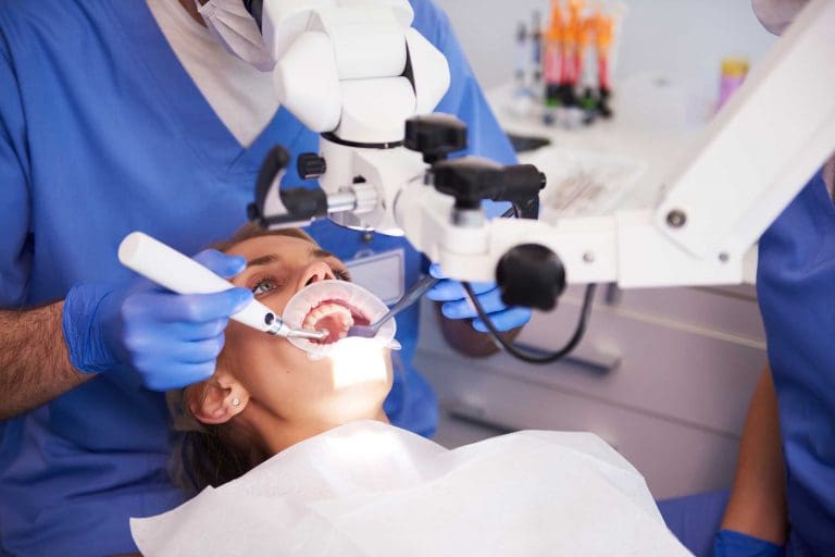 clínica dental en Barcelona y Gavá, dentista en Barcelona y Gavá.